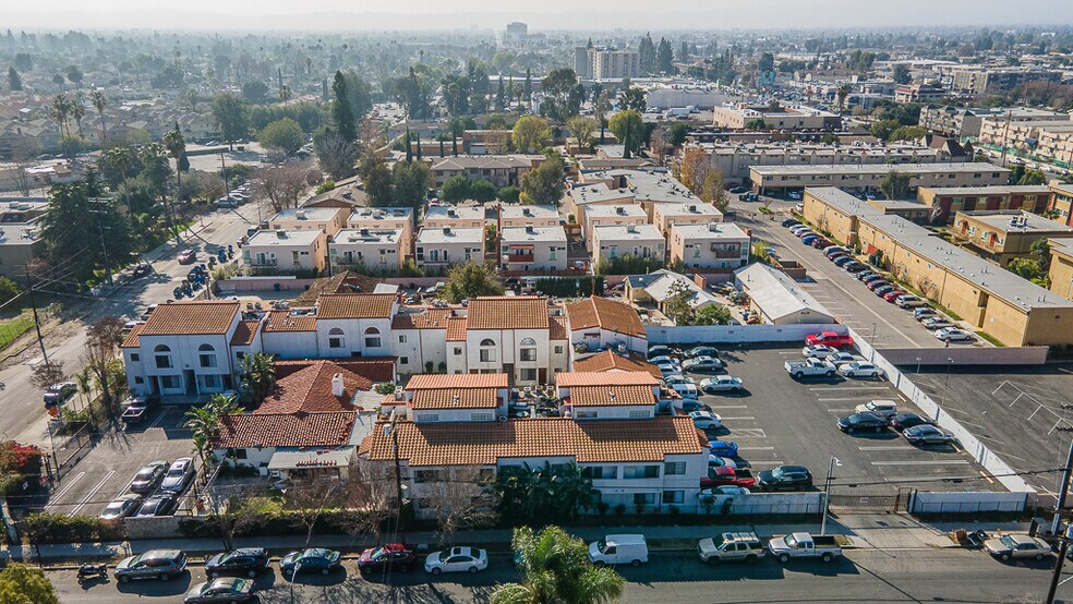 More Photos Of 9261 Wakefield Ave, Panorama City Apartments For Sale