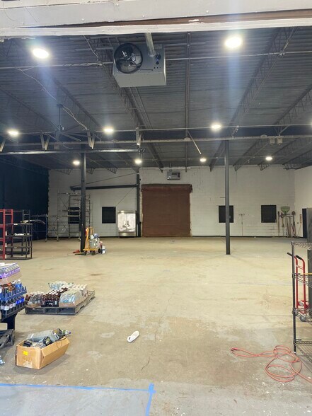 More Photos Of 602 Burns Street, Cincinnati Warehouse For Lease