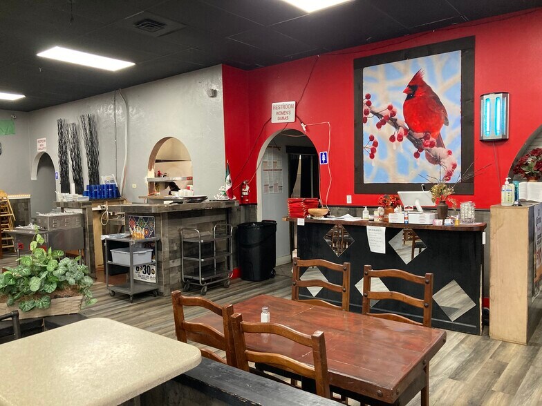 More Photos Of 528 W Clark St, Pasco Restaurant For Sale