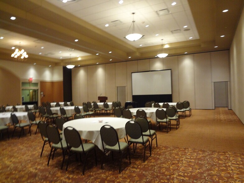 More Photos Of 5533 Chappell Crossing Blvd, West Chester Restaurant For Sale