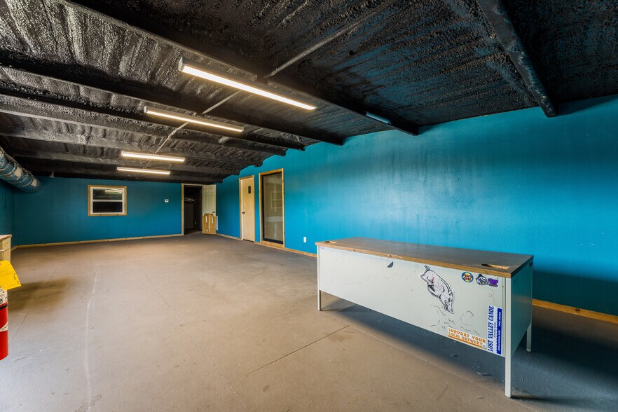More Photos Of 535 W Poplar St, Fayetteville Warehouse For Lease