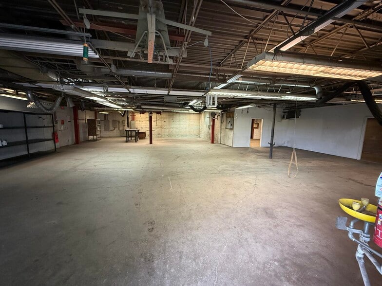 More Photos Of 1225 Streng St, Cincinnati Manufacturing For Sale