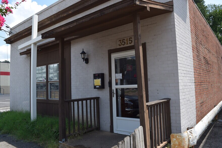 More Photos Of 3515 Summer Ave, Memphis Office For Sale