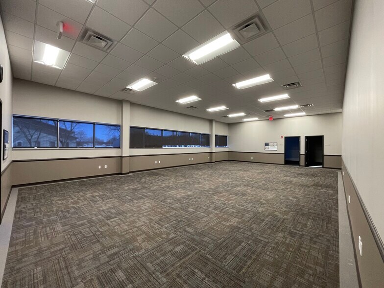 More Photos Of 4610 Progress Dr, Columbus Showroom For Lease