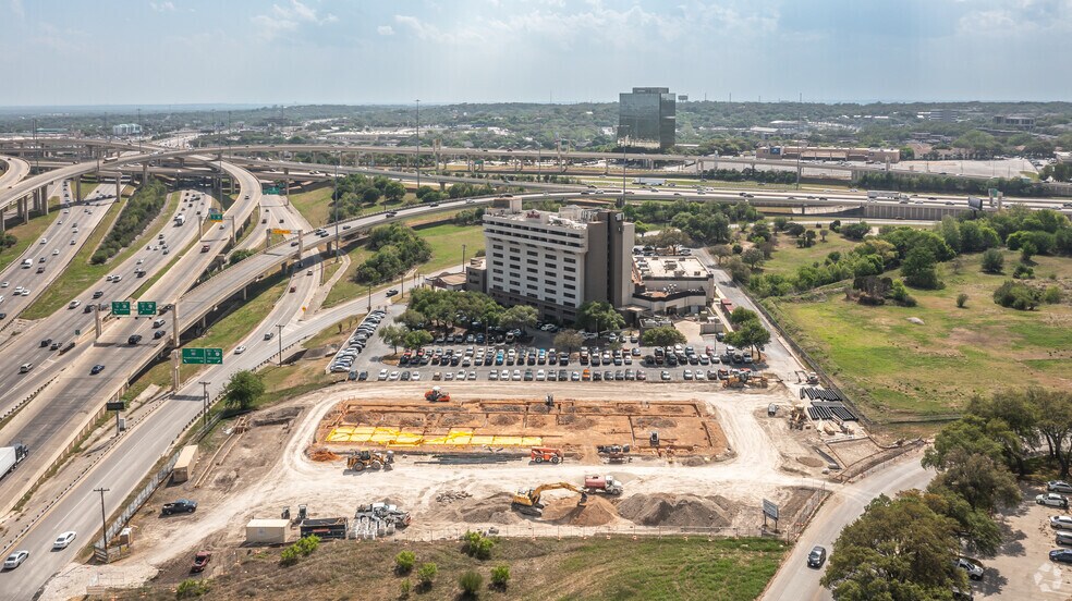 More Photos Of 3202 Cherry Ridge Dr, San Antonio Medical For Lease