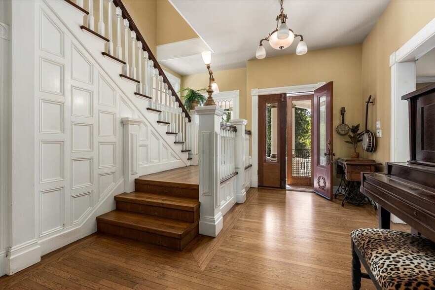 More Photos Of 358 Mill St, Grass Valley Specialty For Sale