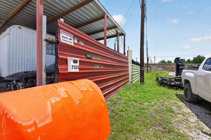 More Photos Of 7521 Parkhurst Dr, Houston Land For Sale