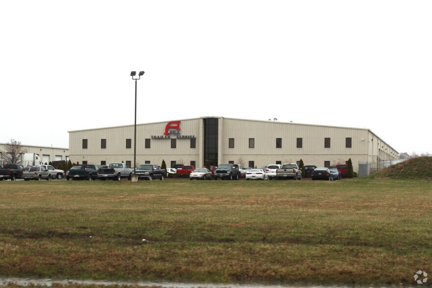 Primary Photo Of 2807 Sable Mill Rd, Jeffersonville Distribution For Lease