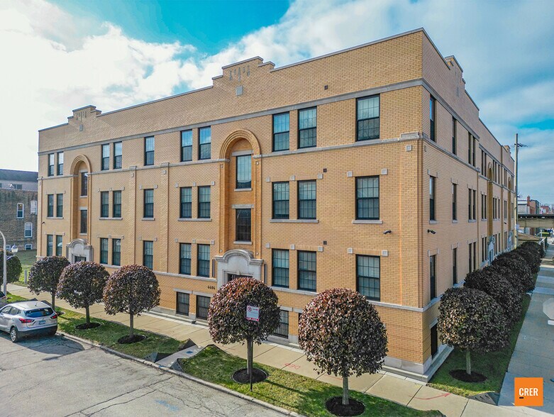 Primary Photo Of 4400 S Calumet Ave, Chicago Apartments For Sale
