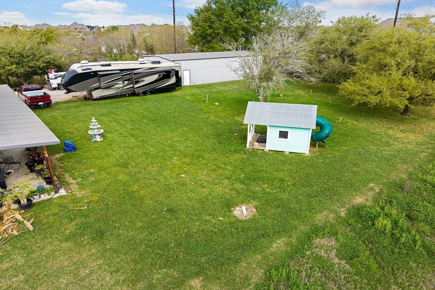 More Photos Of 20204 Schiel Rd, Cypress Warehouse For Sale