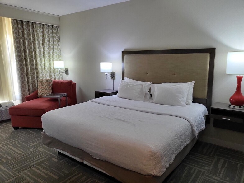 More Photos Of 200 N Centennial Dr, Mcpherson Hotel For Sale