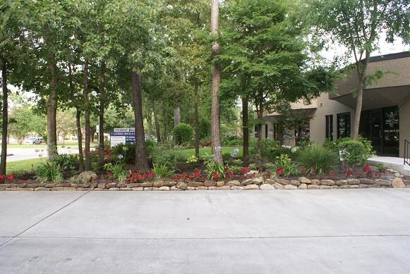 More Photos Of 1110 Kingwood Dr, Kingwood Office For Sale