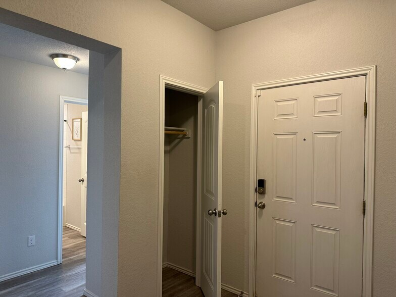 More Photos Of 104 Green Jay Dr, Jarrell Specialty For Sale