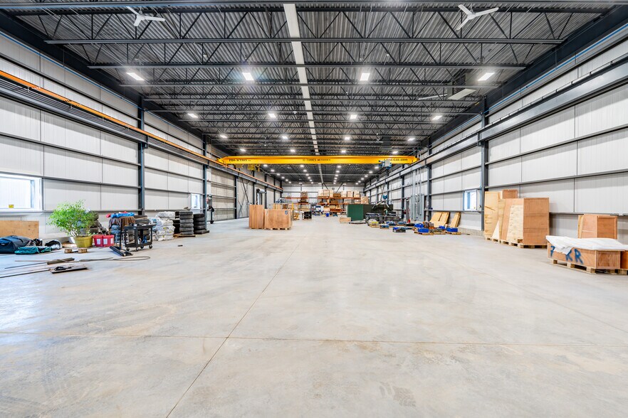 More Photos Of 276 Rue Léger, Sherbrooke Industrial For Sale