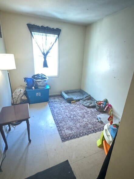 More Photos Of 509 Last Resort Ct, Cumberland Multifamily For Sale