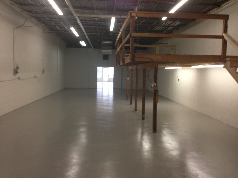More Photos Of 16021 Industrial Dr, Gaithersburg Flex For Lease