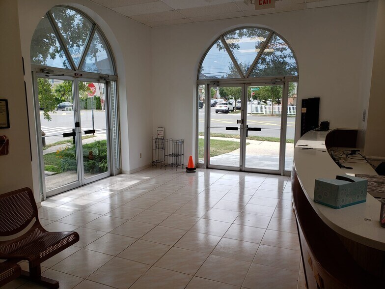 More Photos Of 80 Woodrow Rd, Staten Island Daycare Center For Lease