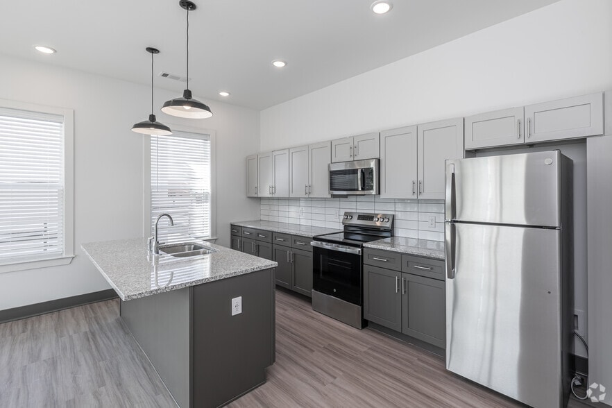 More Photos Of 627 Emma ave, Springdale Apartments For Lease