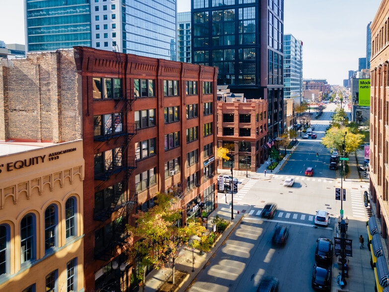 More Photos Of 565 W Randolph St, Chicago Loft Creative Space For Sale
