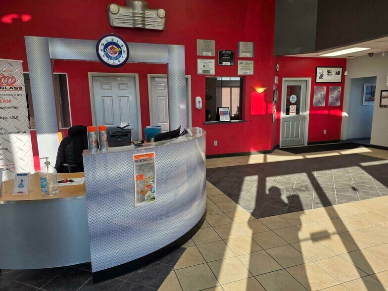 More Photos Of 5967 Robinson Rd, Lockport Auto Dealership For Lease