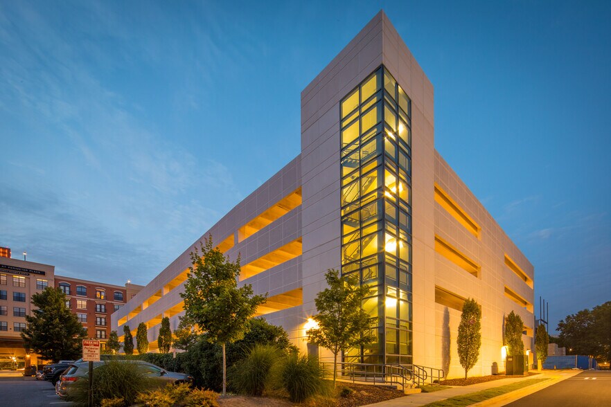 More Photos Of 121 Perimeter Ctr W, Atlanta Coworking Space