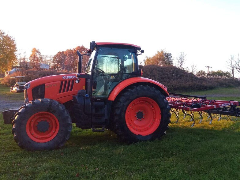 More Photos Of 224 Michael Ln, New Berlin Racetrack For Sale