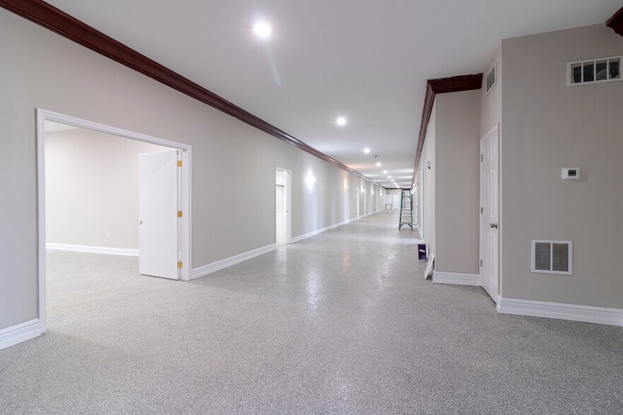 More Photos Of 2613 W Hunting Park Ave, Philadelphia Light Distribution For Lease