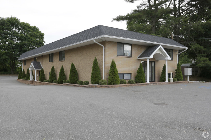 Primary Photo Of 205 Smithtown Blvd, Nesconset Office For Lease