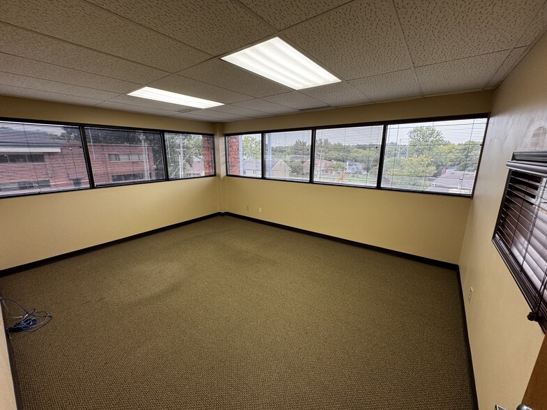 More Photos Of 10300 W 103rd St, Overland Park Office For Sale