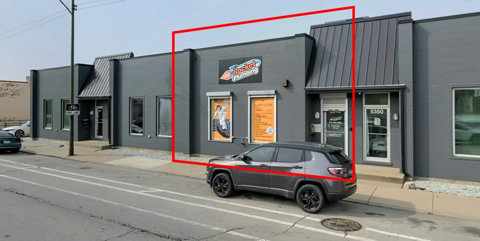 Primary Photo Of 5338-5356 N Northwest Hwy, Chicago Warehouse For Lease