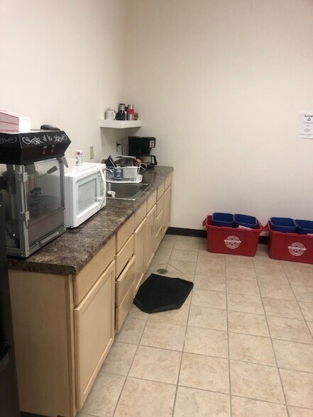 More Photos Of 1700-1712 Stout St, Menomonie Unknown For Lease