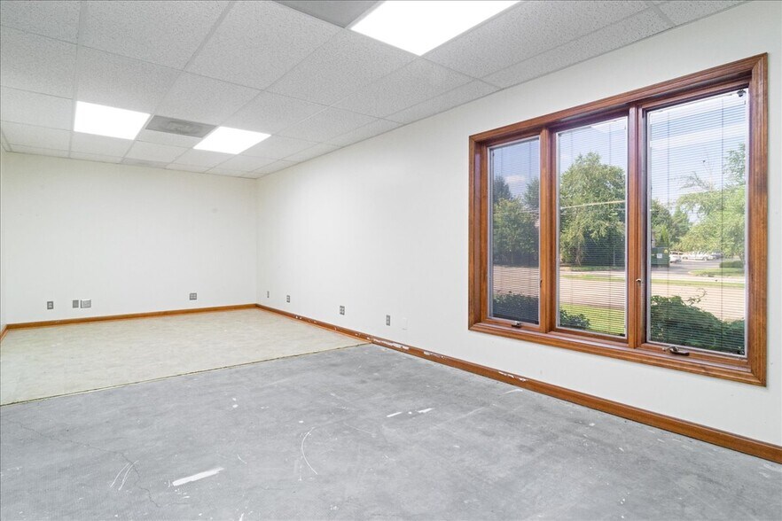 More Photos Of 331 Kimber Ln, Evansville Office For Lease