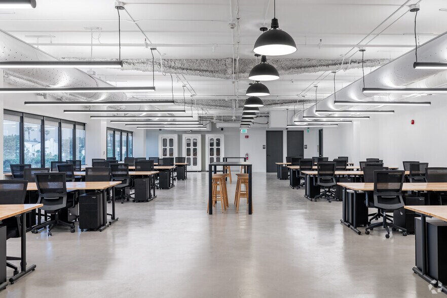 More Photos Of 3000 S Robertson Blvd, Los Angeles Loft Creative Space For Sale