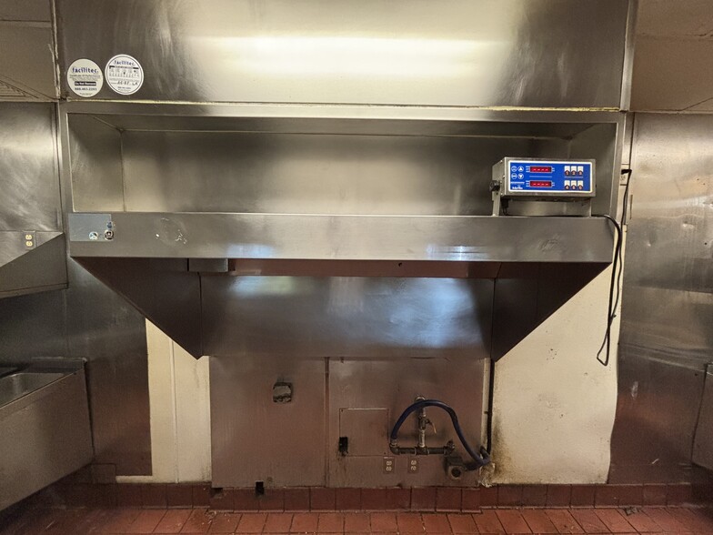 More Photos Of 5312 Old Redwood Hwy, Petaluma Restaurant For Sale