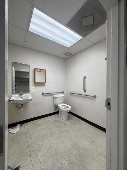 More Photos Of 9745 Patriot Hwy, Fredericksburg Unknown For Lease
