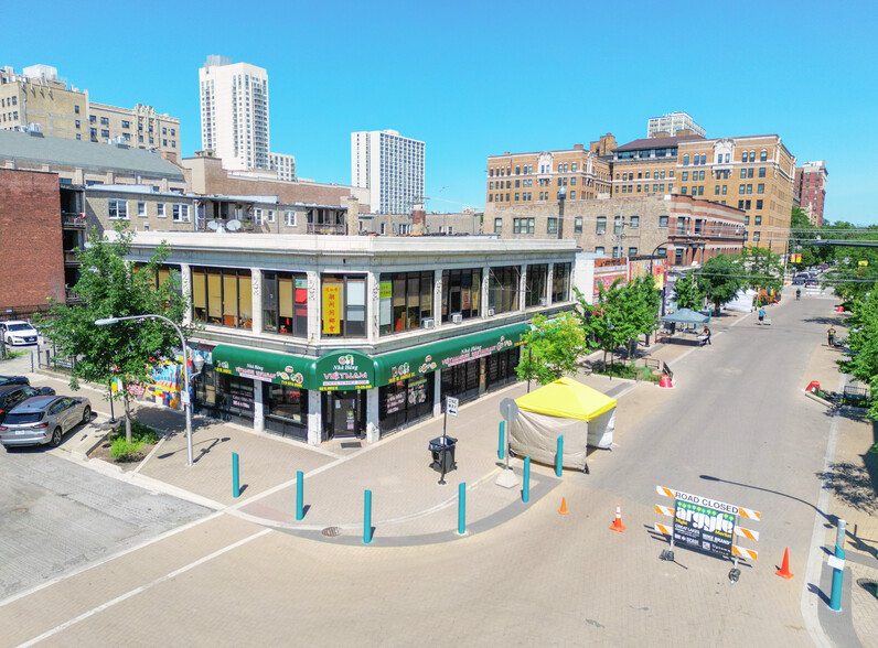 Primary Photo Of 1016 W Argyle, Chicago Storefront Retail Office For Sale