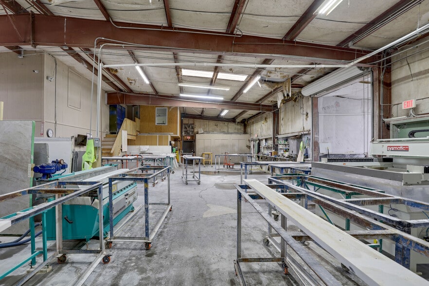 More Photos Of 1385 English St NW, Atlanta Warehouse For Sale