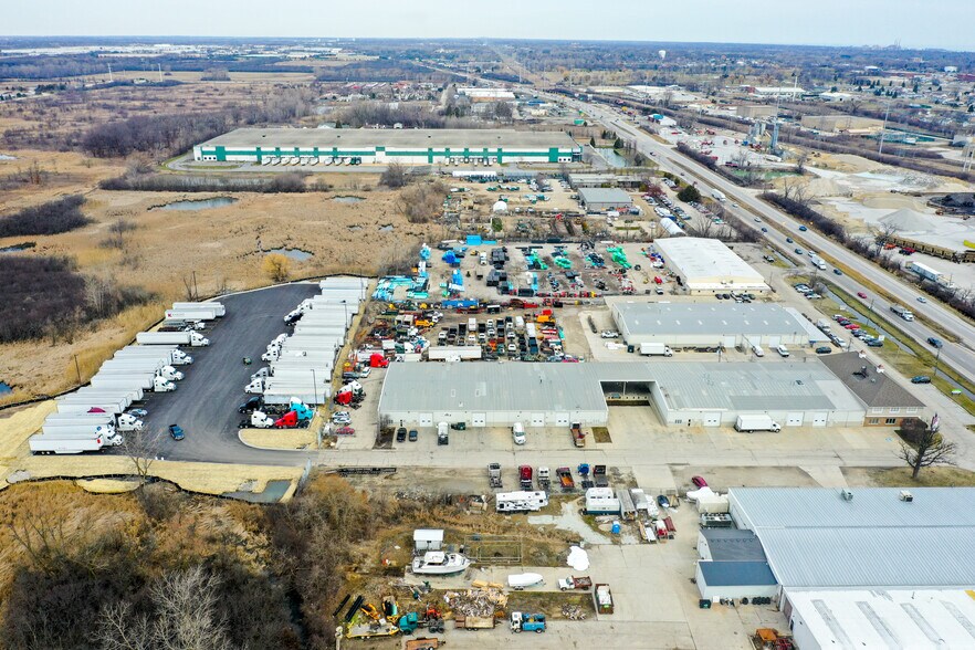 More Photos Of 29870 N Skokie Hwy, Lake Bluff Warehouse For Lease