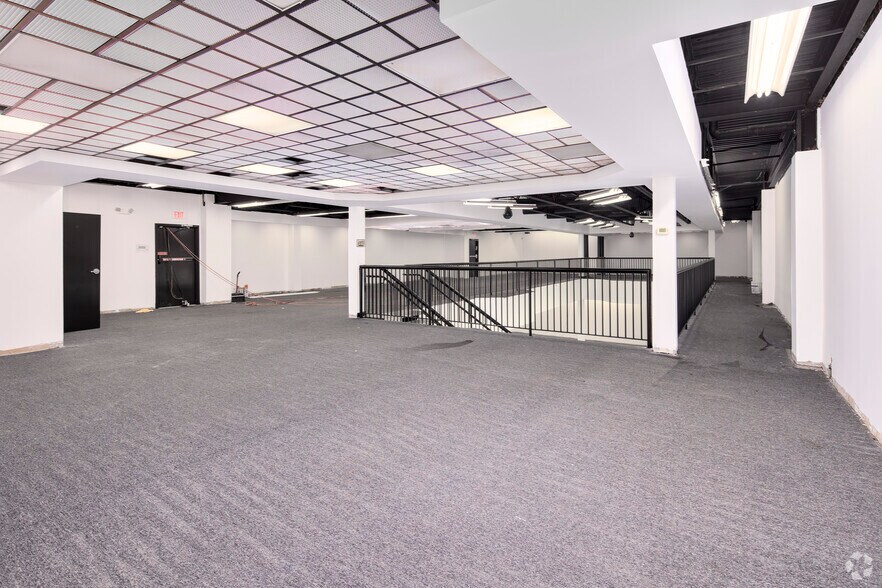 More Photos Of 6909 Old Keene Mill Rd, Springfield General Retail For Lease