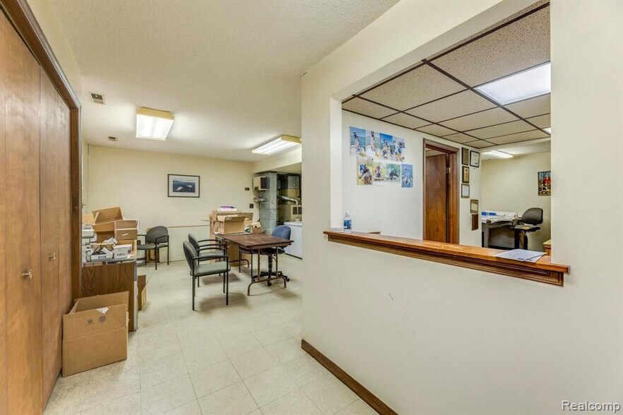 More Photos Of 1121 4th St, Port Huron Warehouse For Lease