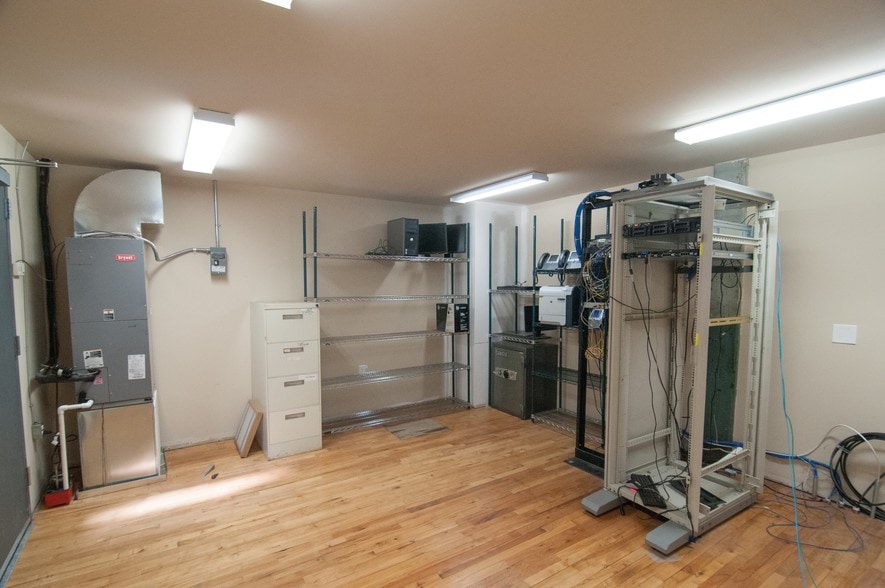 More Photos Of 315 Albemarle Ave SE, Roanoke Industrial For Lease