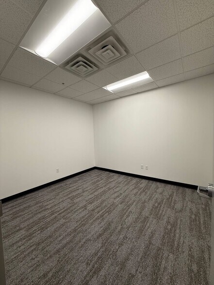 More Photos Of 938 University Park Blvd, Clearfield Office For Lease