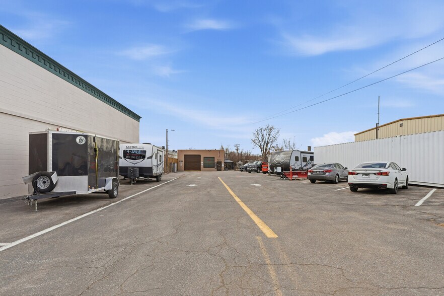 More Photos Of 4615 S Santa Fe Dr, Englewood Service For Sale