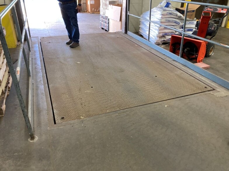 More Photos Of 1621 Keane Dr, Traverse City Manufacturing For Sale