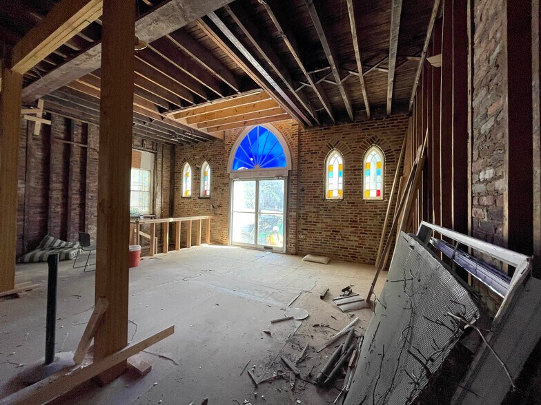 More Photos Of 4 N Broadway, Baltimore Specialty For Sale