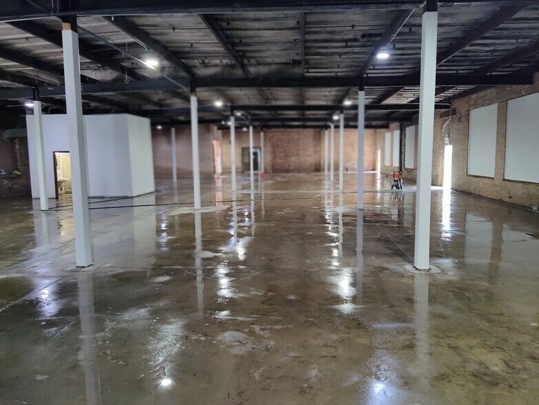 More Photos Of 822 W Exchange Ave, Chicago Warehouse For Lease