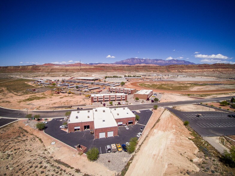 More Photos Of 705 S 5300 W, Hurricane Flex For Lease