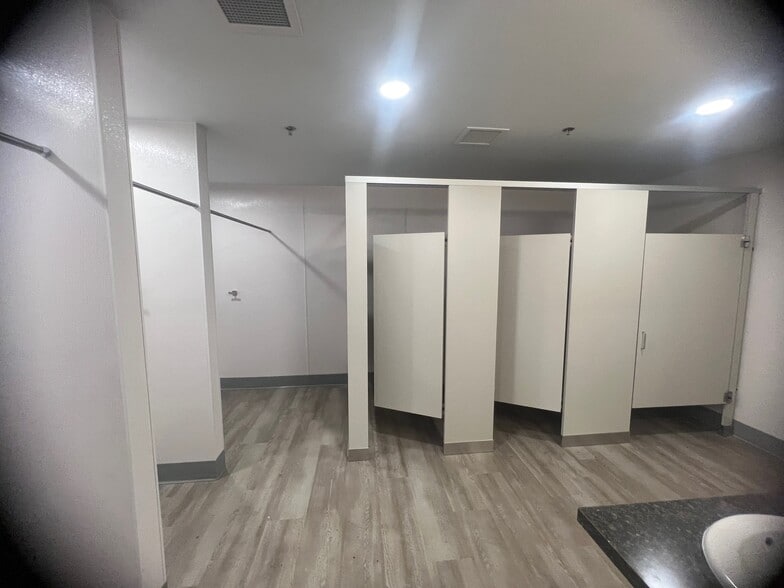 More Photos Of 89 Viets St, New London Office For Sale