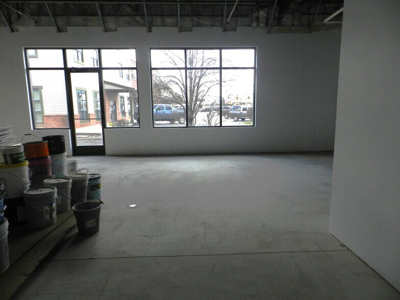 More Photos Of 1404 Hawk Pky, Montrose Medical For Lease