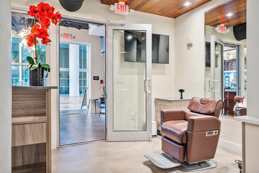 More Photos Of 20900 NE 30th Ave, Aventura Office Residential For Lease